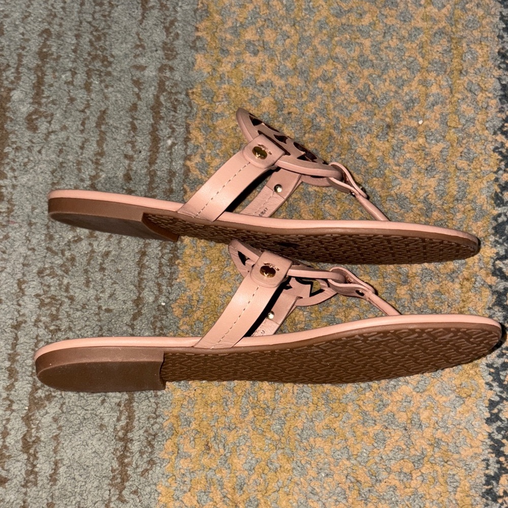 Tory Burch Miller signature logo sandals in blush pink. Features/Size6.5/New - Picture 4 of 6